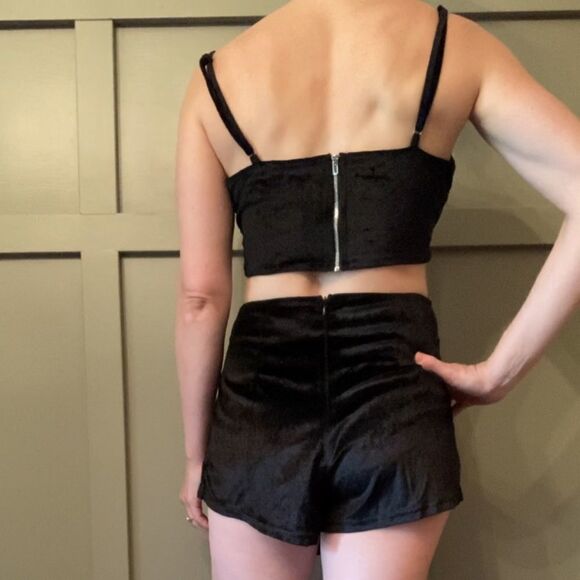 L'atiste By Amy Black Velvet Floral Embroidered Skort & Crop Top Set Size Small - Picture 5 of 15